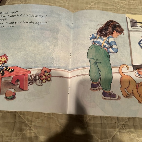 Scholastic 'Hello, Biscuit!' Children's Book - Picture 3 of 6